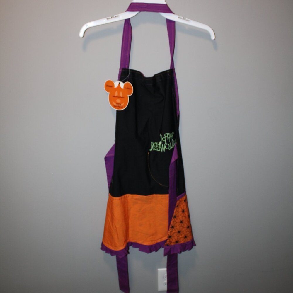 NWT Disney Halloween Apron - Picture 4 of 4